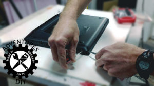 Open the lenovo y700 Case Starting With The Corners